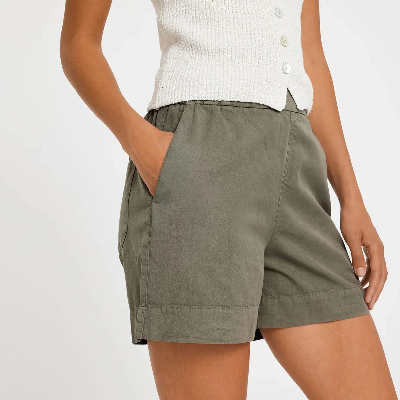 Agnes Shorts Smokey Olive