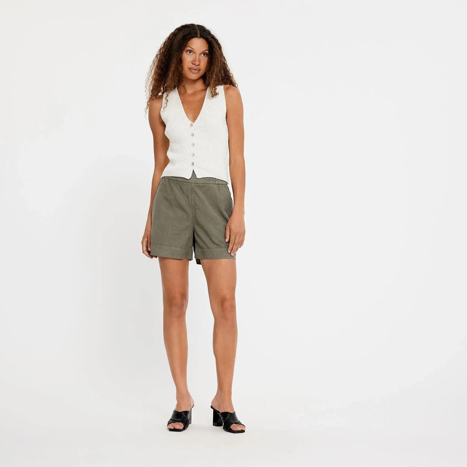 Agnes Shorts Smokey Olive