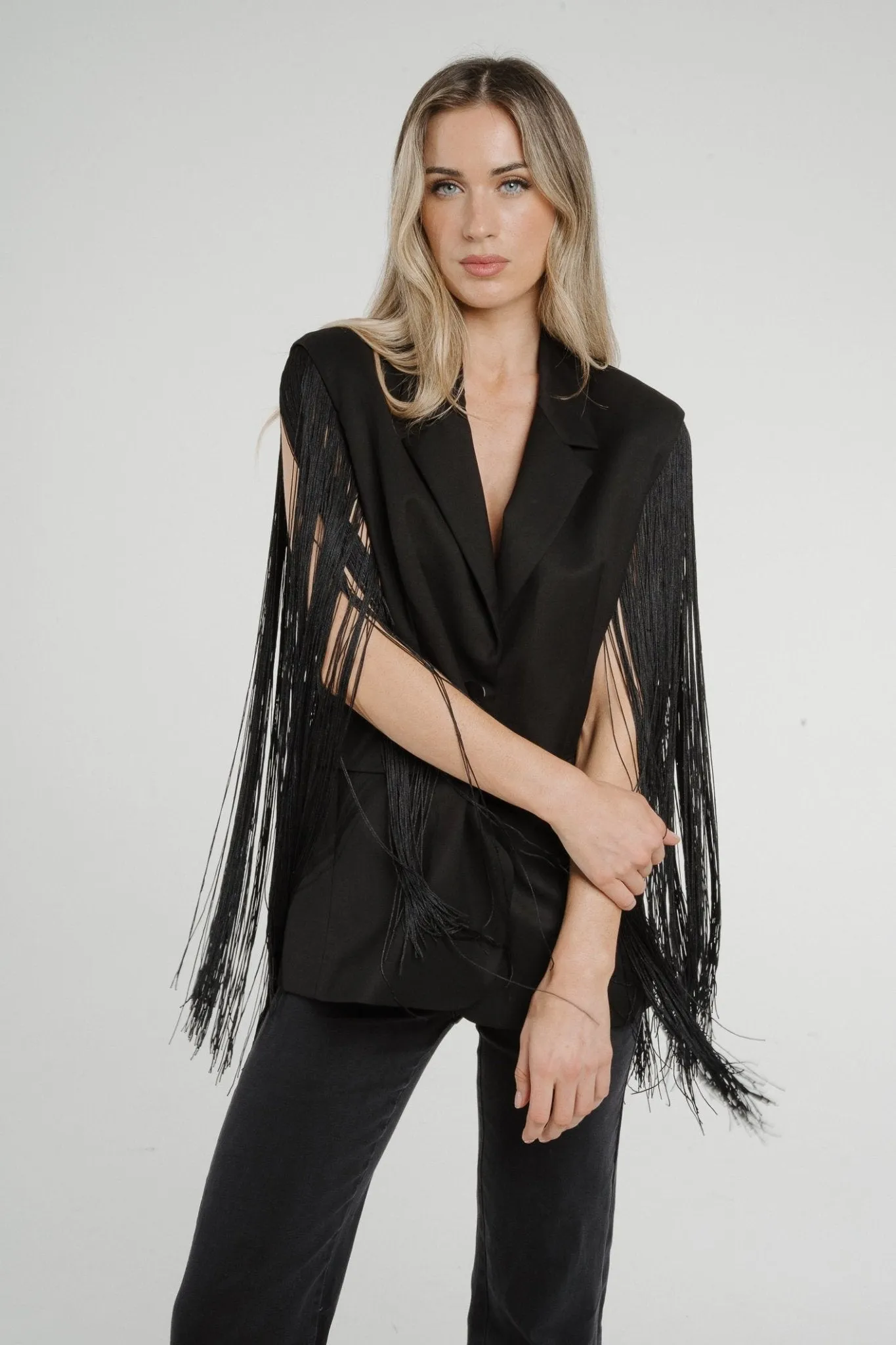 Alana Fringed Sleeveless Blazer In Black