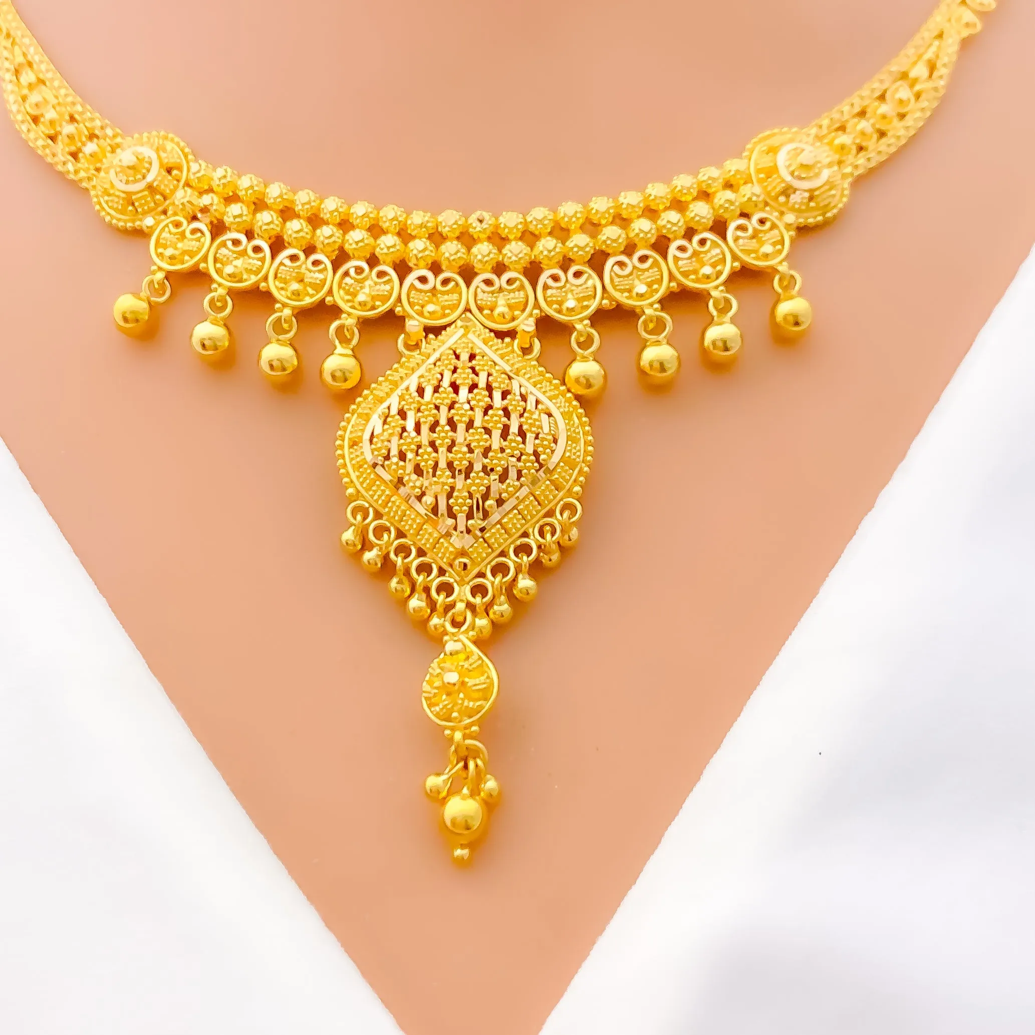 Attractive Dangling Tassel 22k Gold Necklace Set