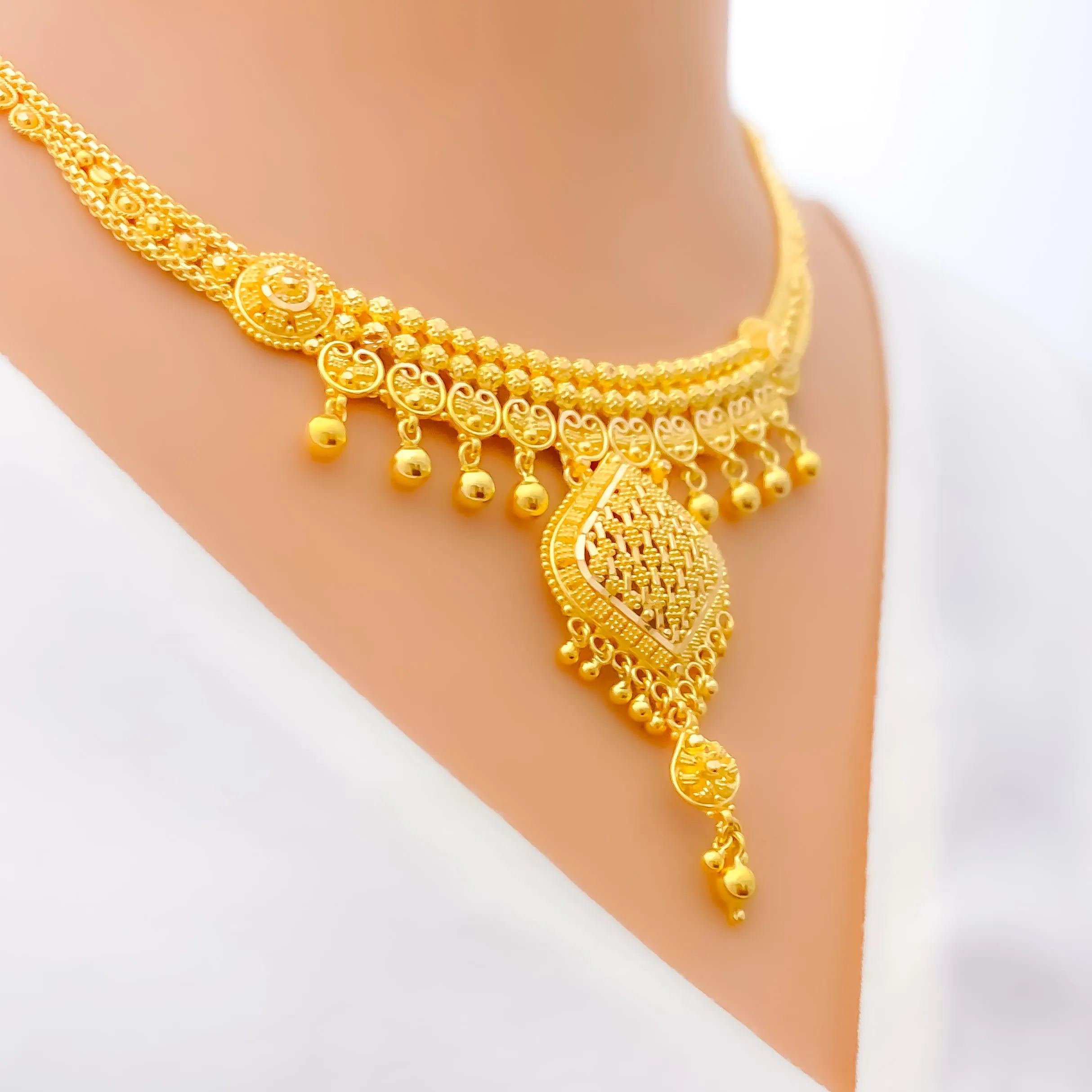 Attractive Dangling Tassel 22k Gold Necklace Set