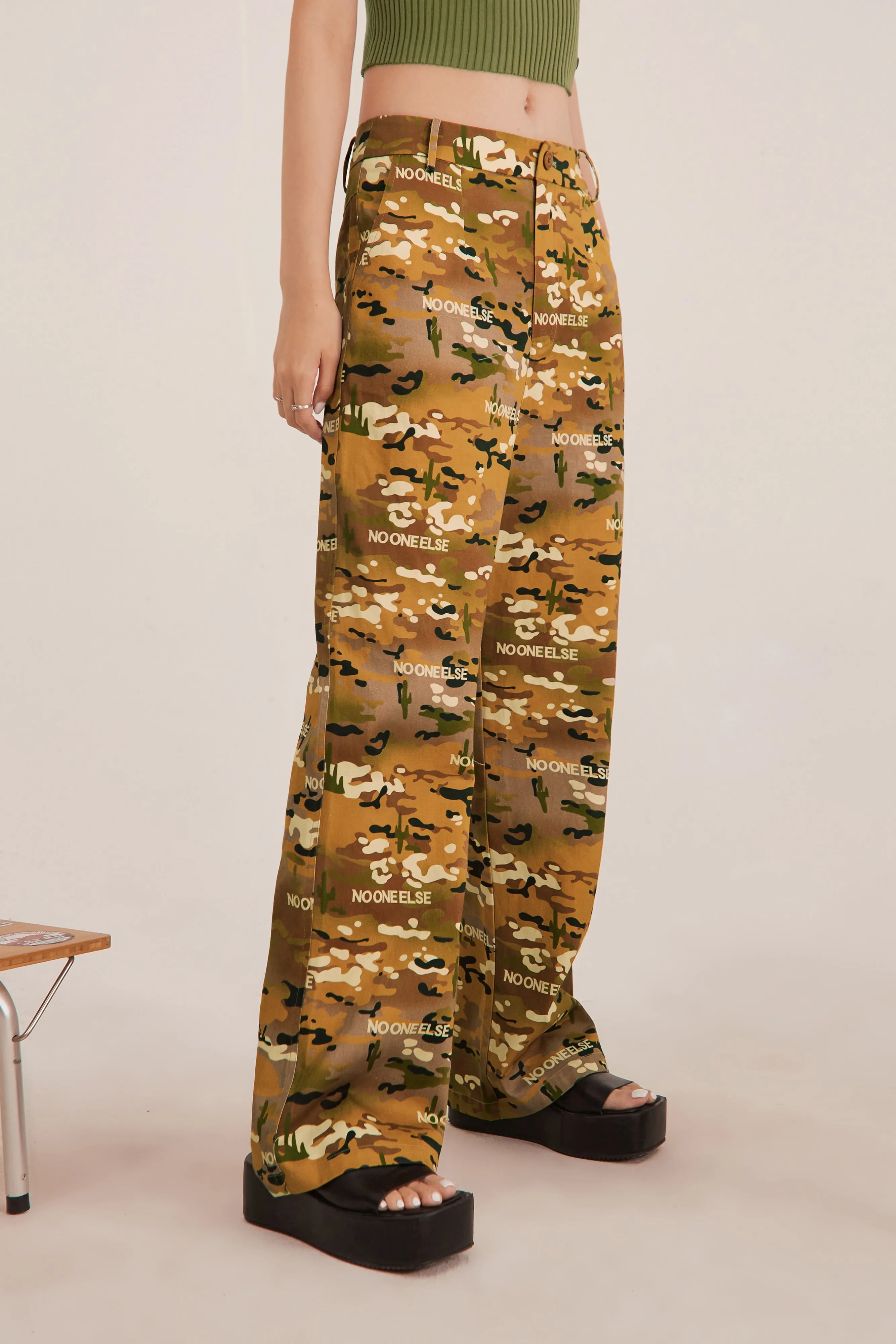 Cameo Print Wide Pants