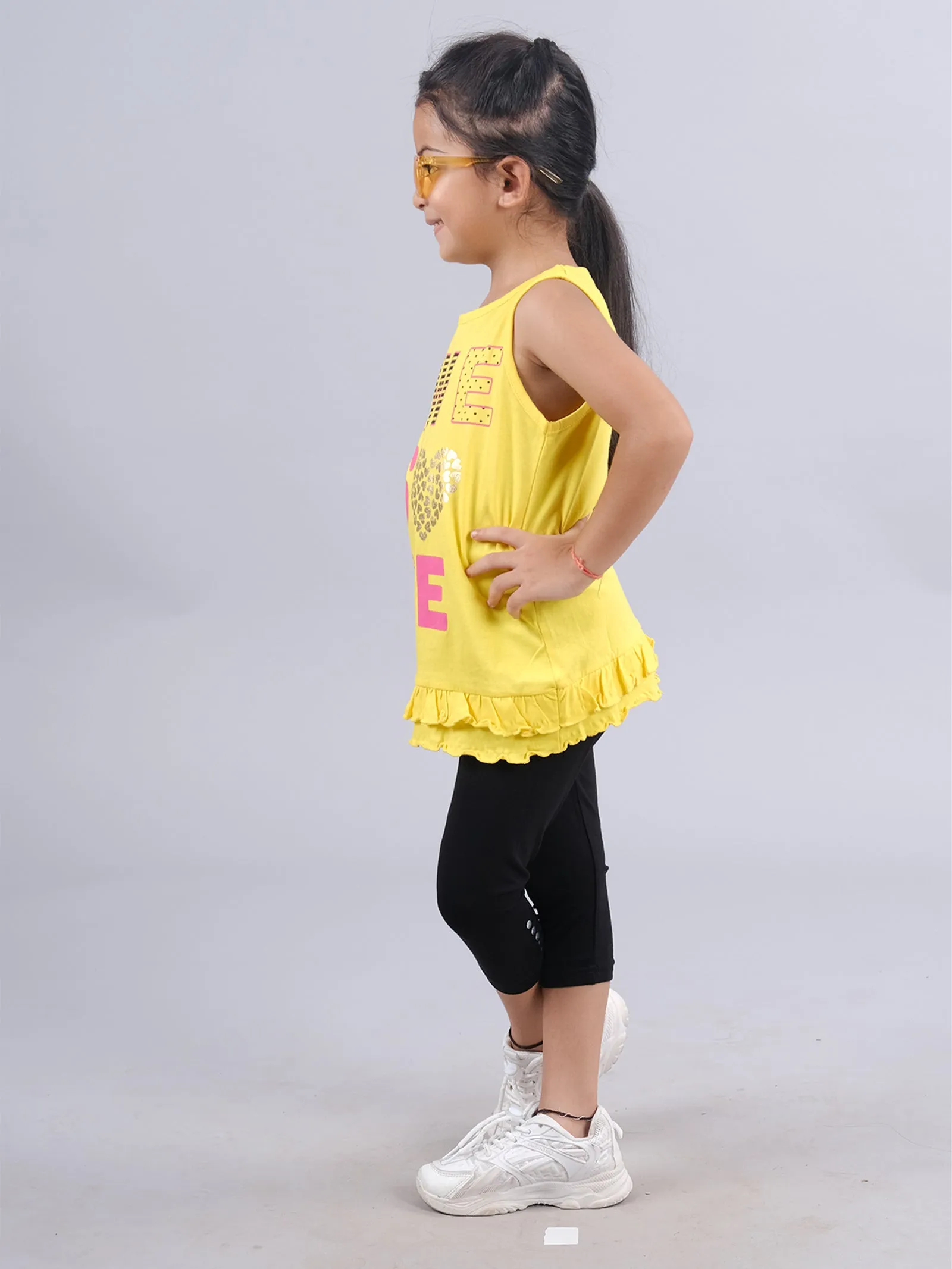 Girls Printed Sleeveless Tee & Capri Legging With Stud Set