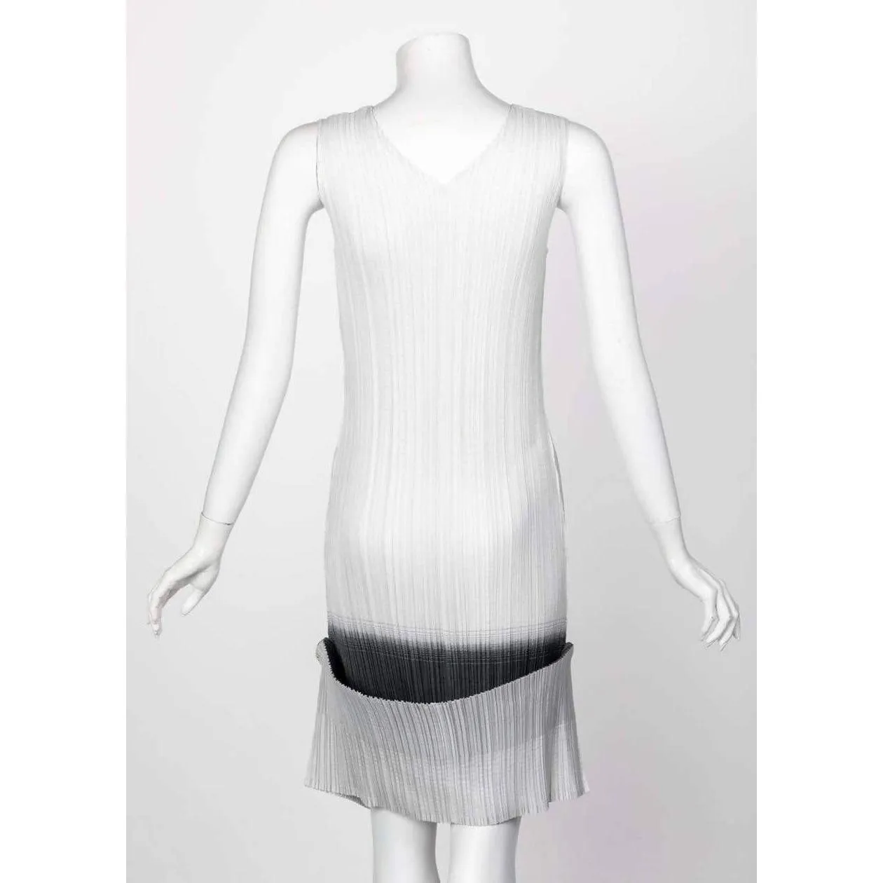 ISSEY MIYAKE Two-Way White Grey Sleeveless Sculptural Dress | Size S