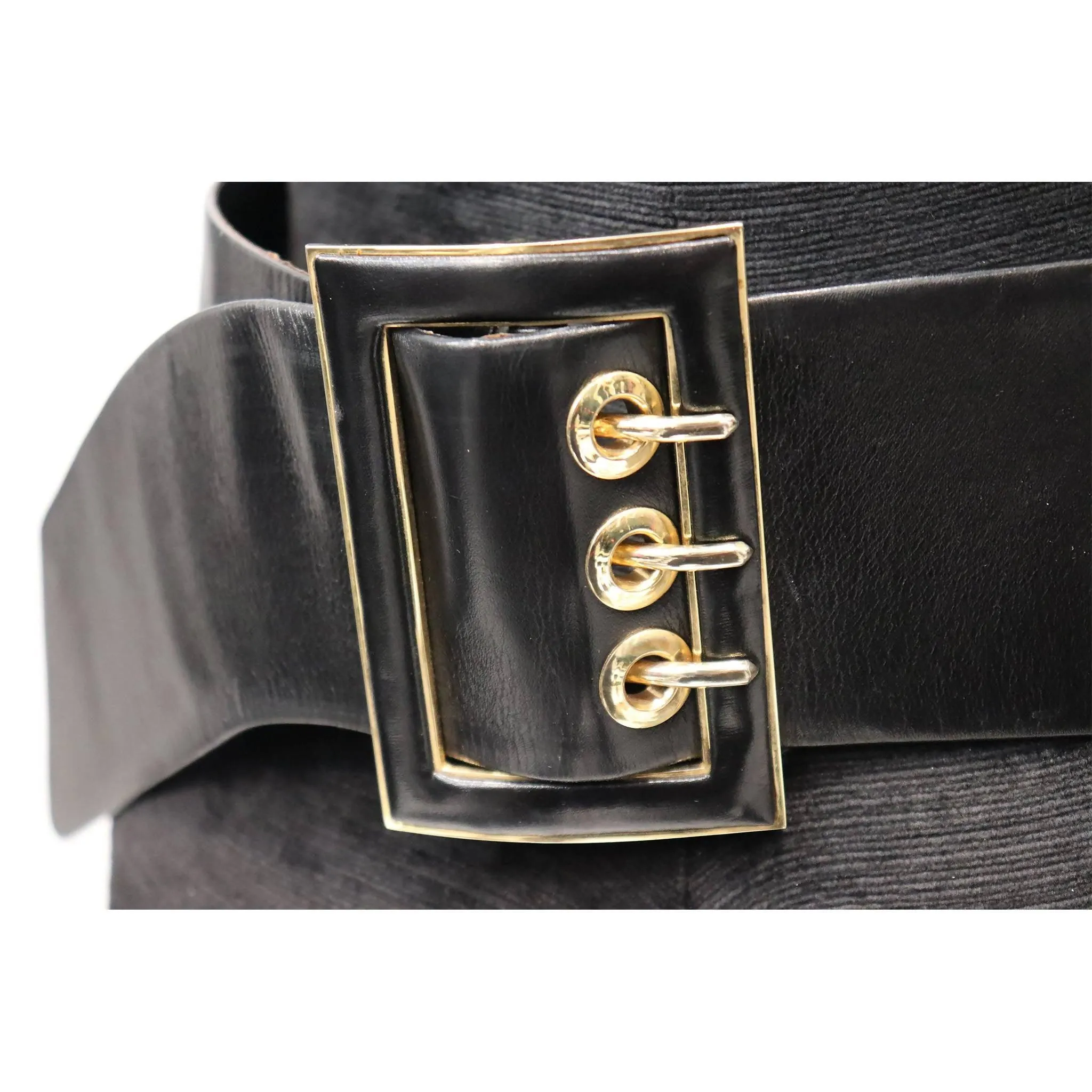 JUDITH LEIBER Black Leather Belt with Gold Rectangle Buckle