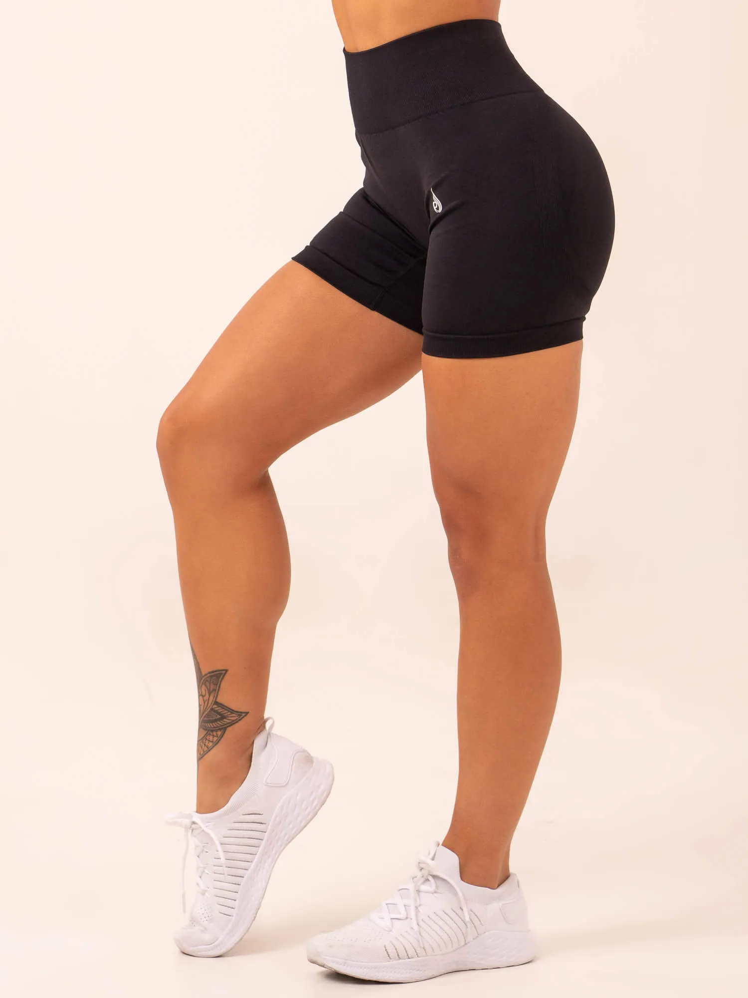 Lift Scrunch Seamless Shorts - Black