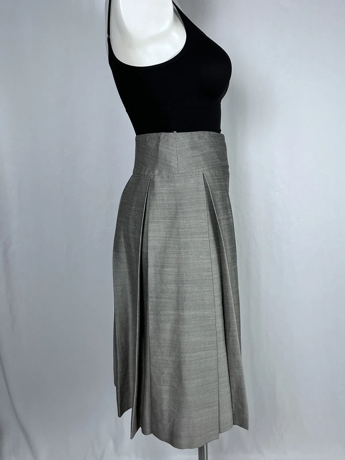 Max Mara Size 14 (46) Silver Pleated Skirt NWT