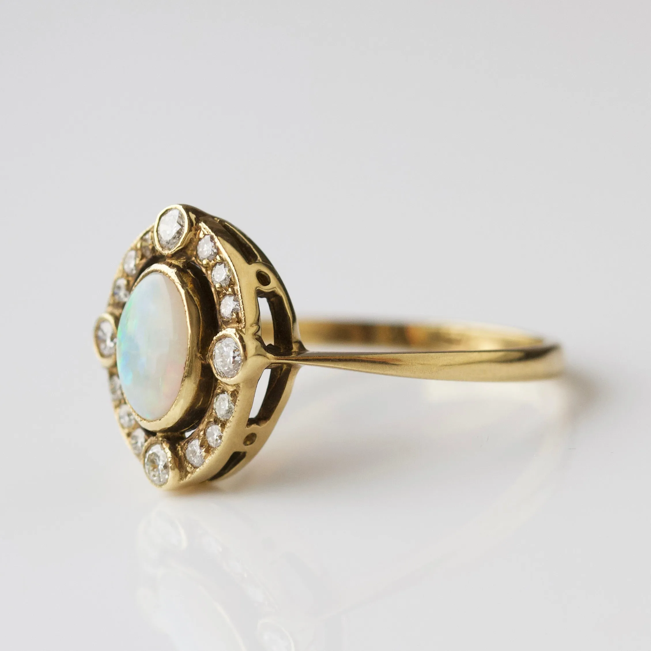 Vintage 18k Solid Yellow Gold Opal and Diamond Ring - UK Size N